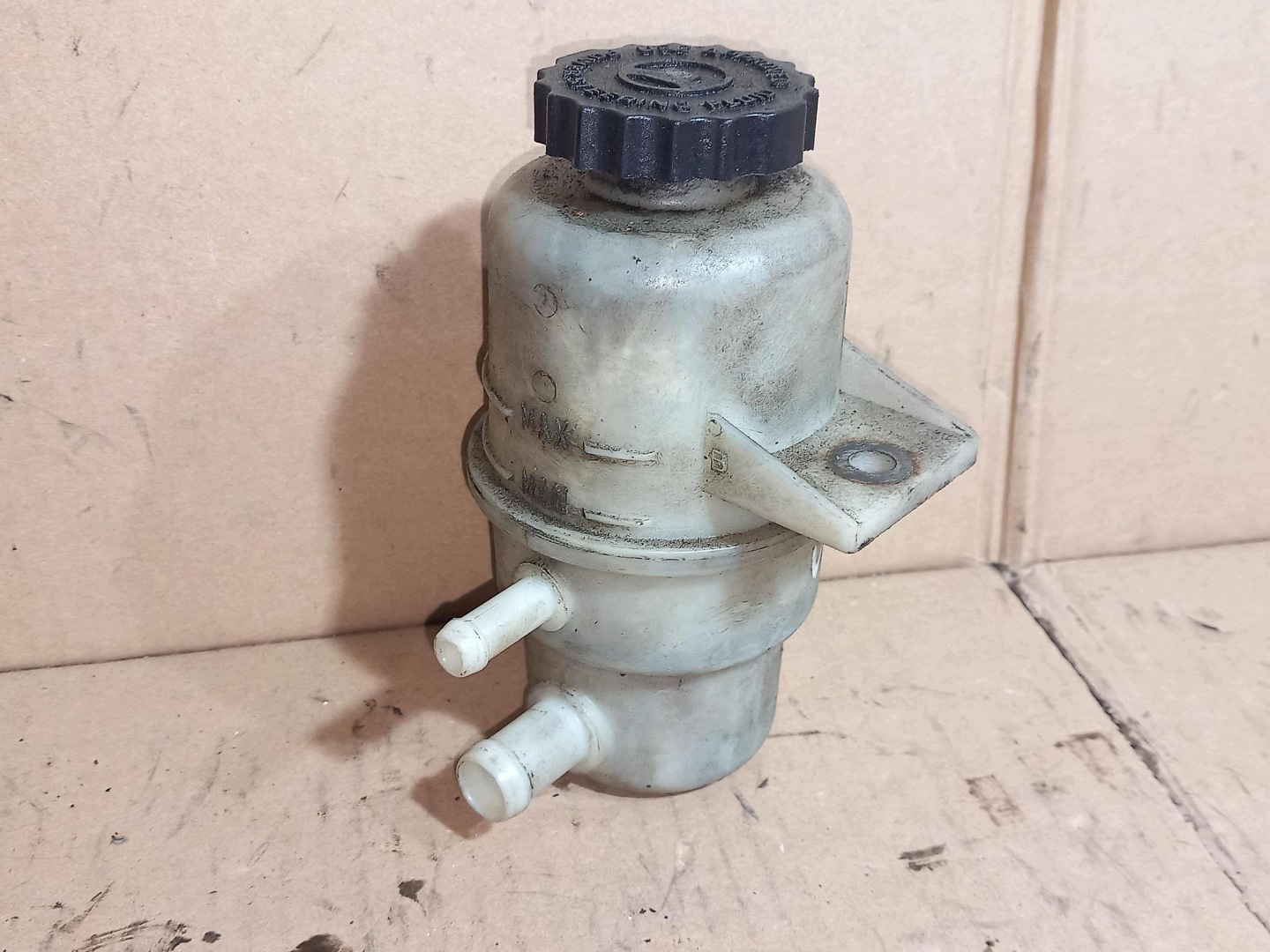 servoölbehälter CHRYSLER GRAND VOYAGER V 04721497AB