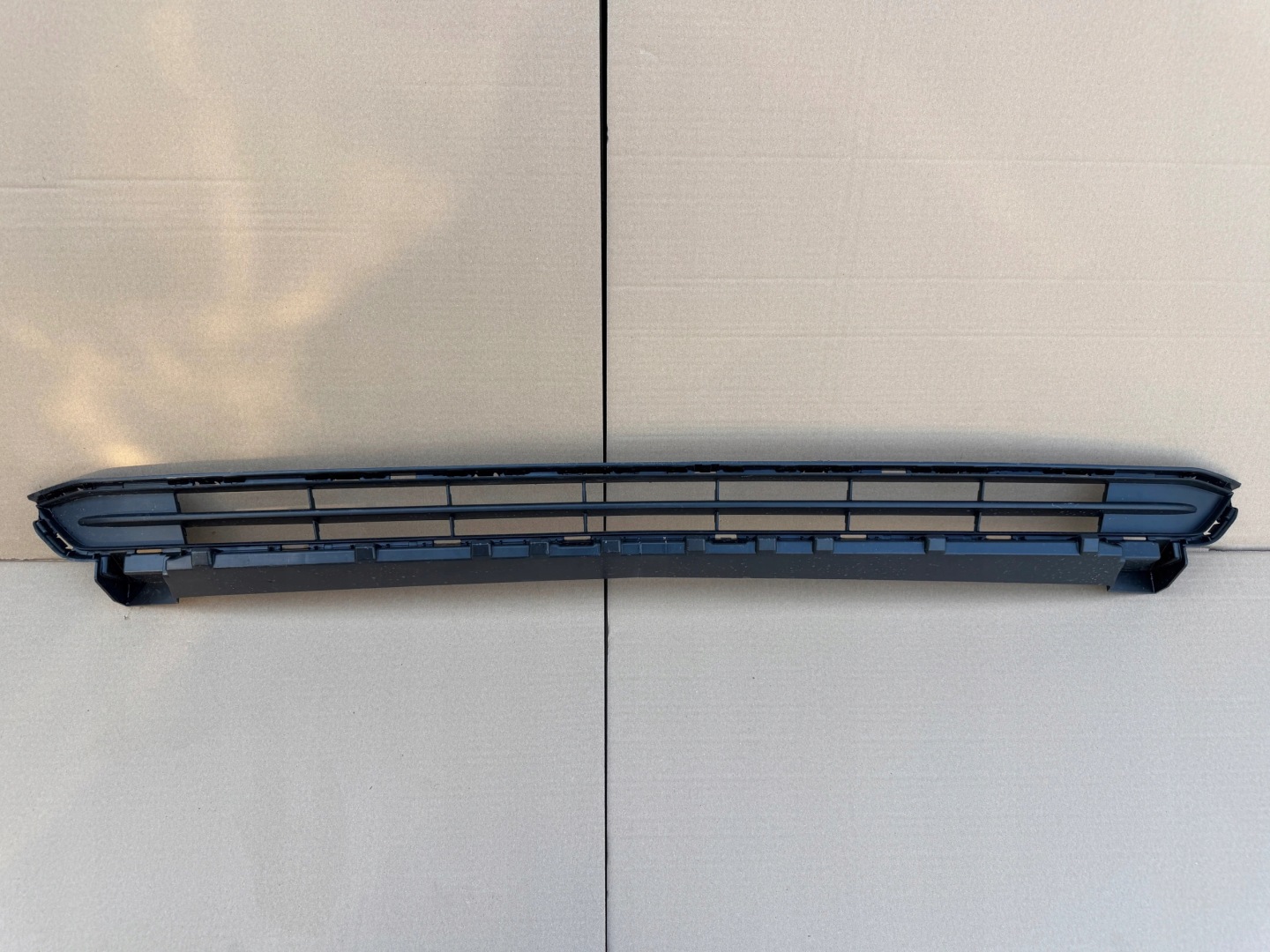 SKODA KAROQ 2017- grid SPOILER grille of a bumper front 57A853677E