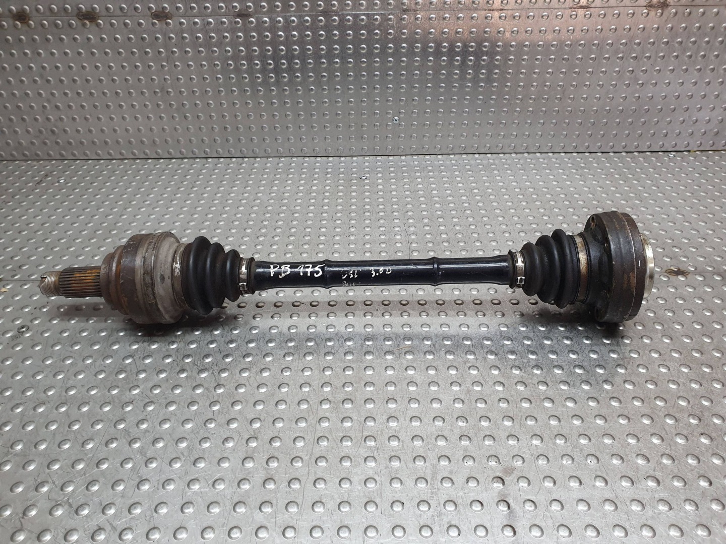semi-axis left rear part 7533453 BMW E87 LCI E91 E90 E92 E93 330D N57