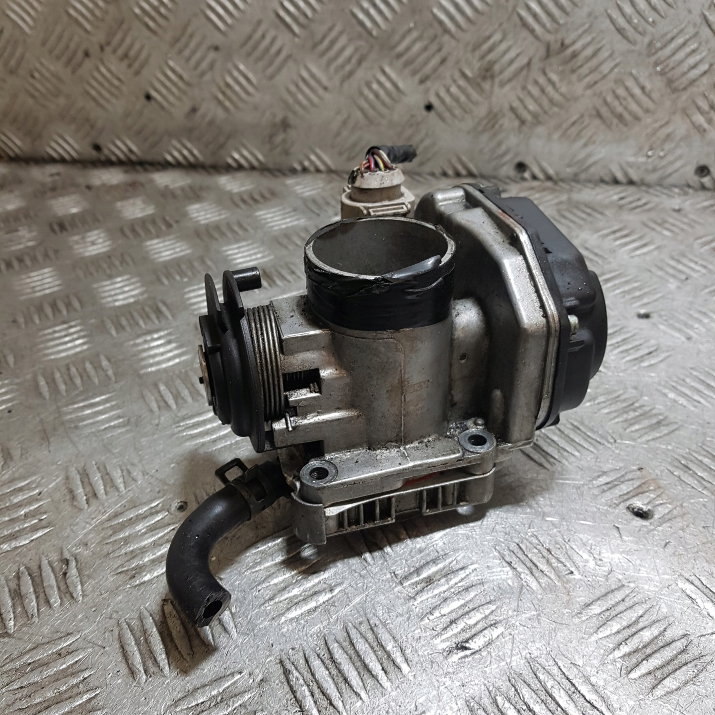 Valvola a farfalla VOLKSWAGEN LUPO 1.4 B 036133064D