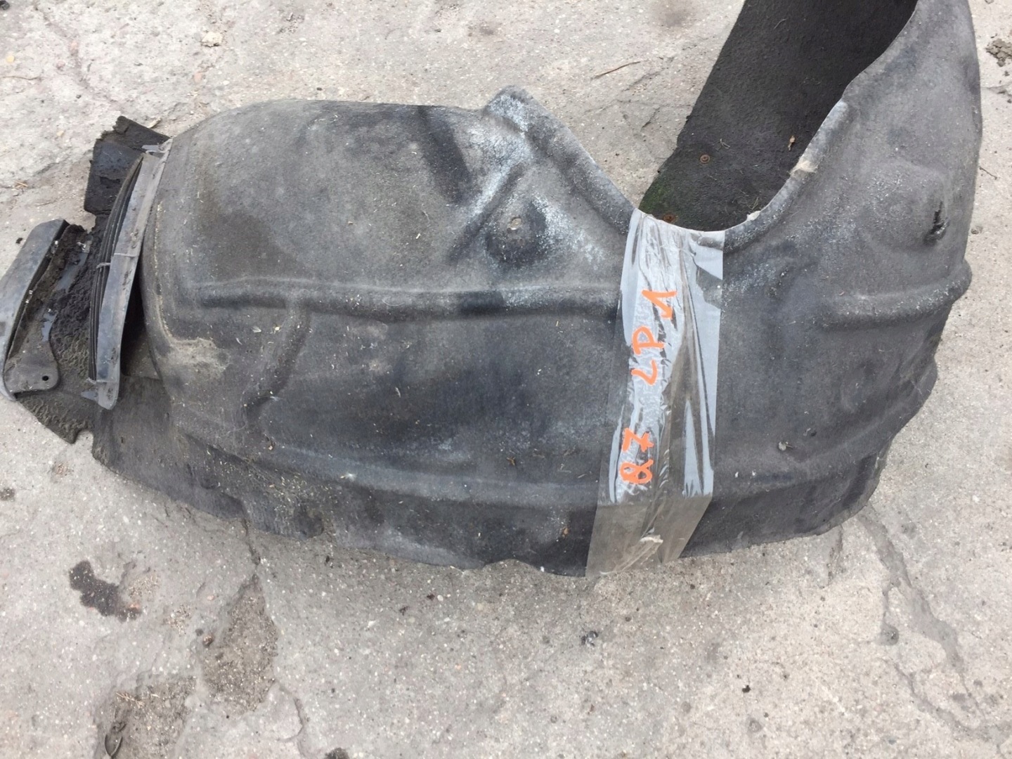 AUDI Q7 4L mudguard side left front front