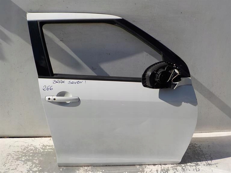 266 SUZUKI SWIFT IV MK7 door right front 2010