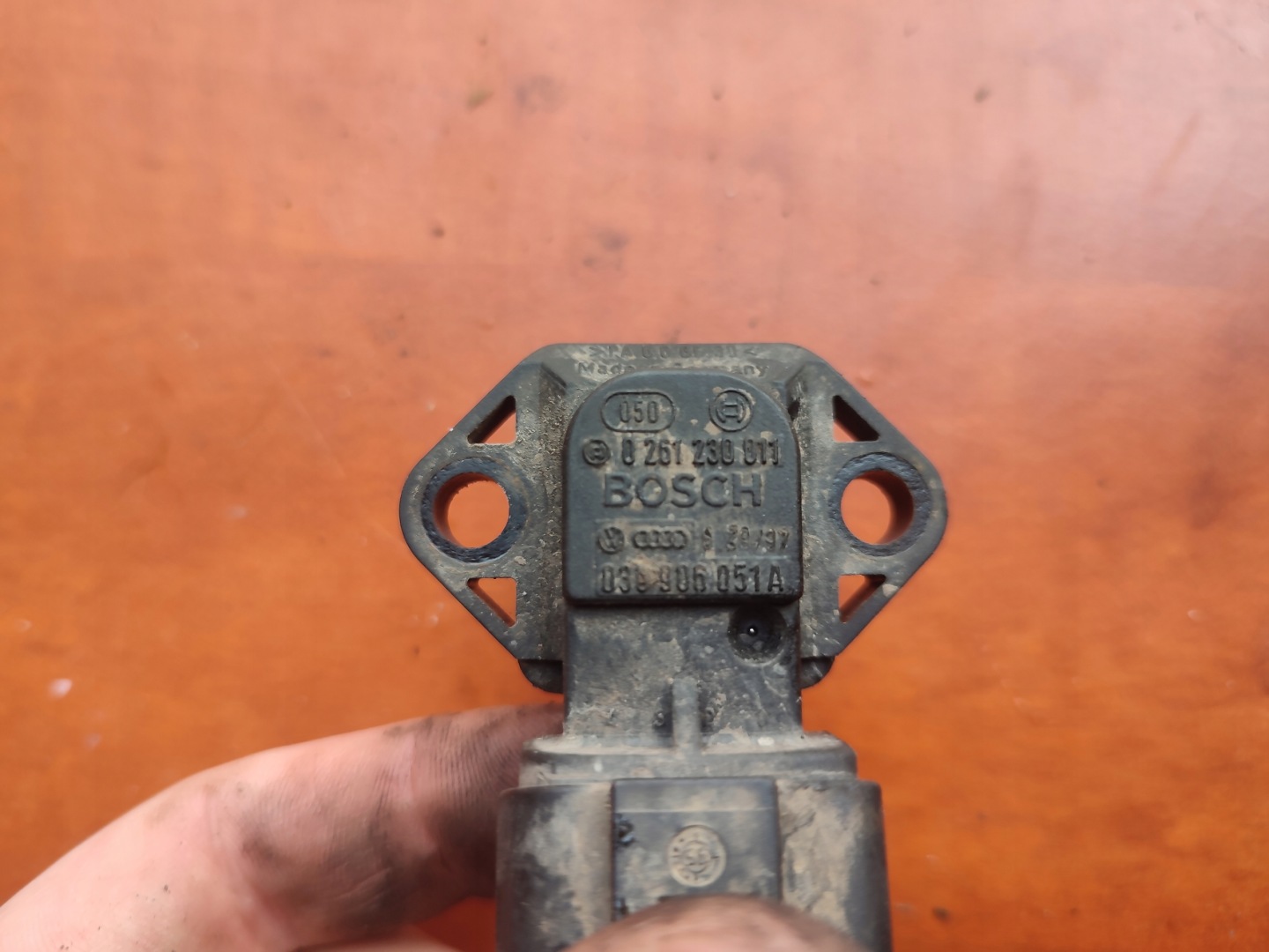 MAP SENSOR Z SPINA VW AUDI 1.9 TDI 030906051A