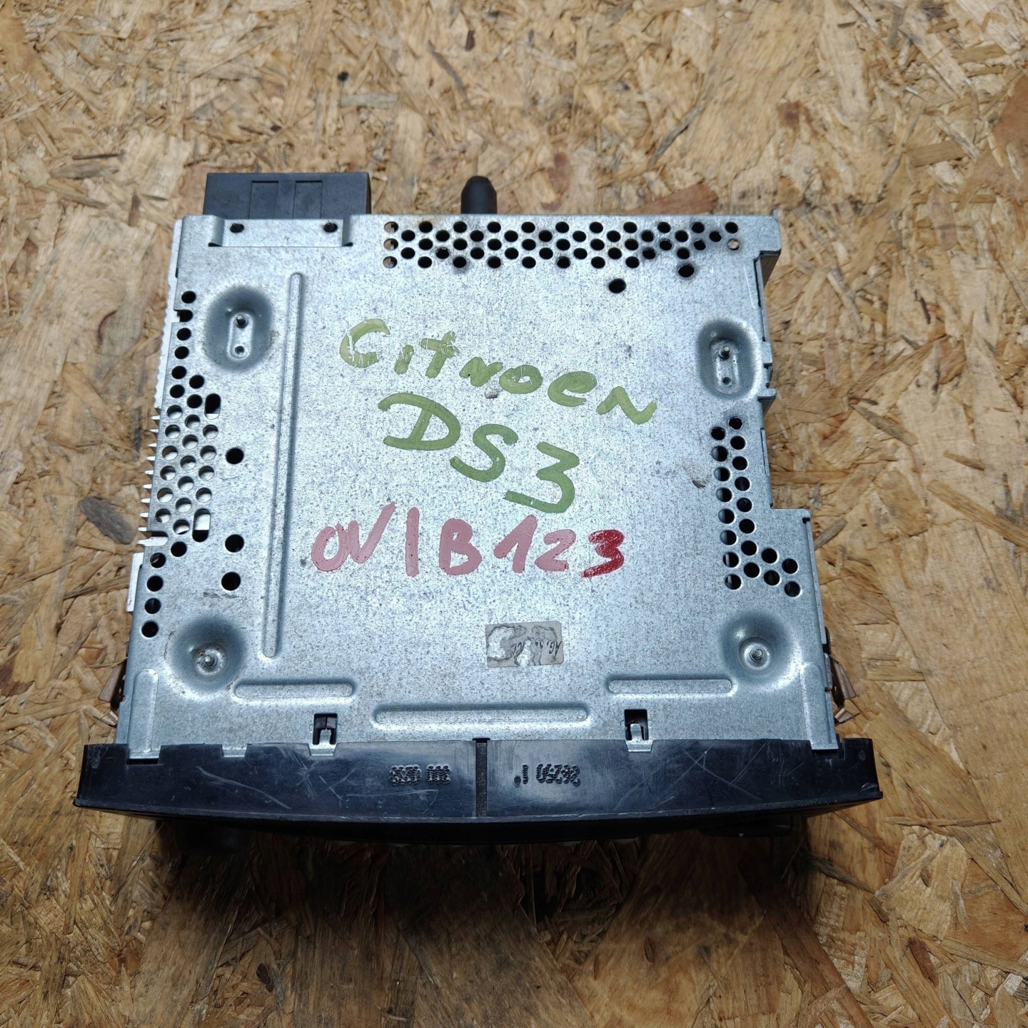 Stacja multimedialna Citroen DS3 96775574XT