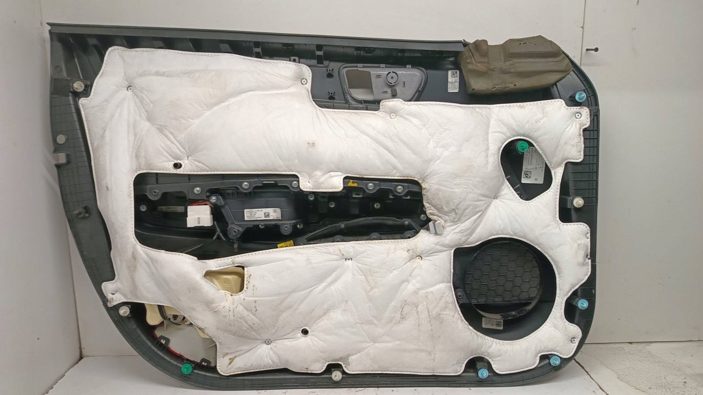 KIA OPTIMA IV side upholstery door right front 82302-D4900 2018R