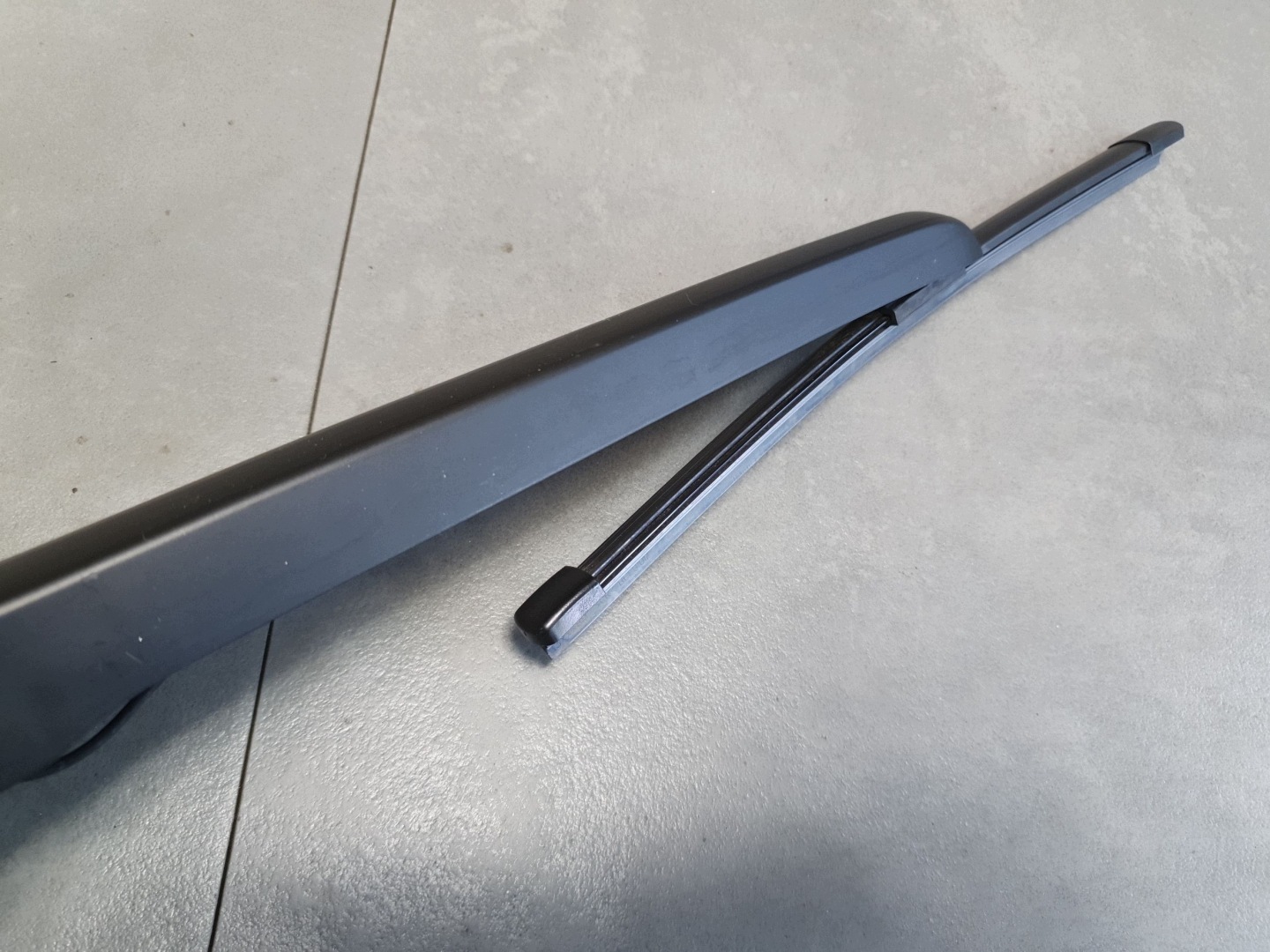 Audi Q6 e-tron wischerarm hinten pioro 4KE955407B