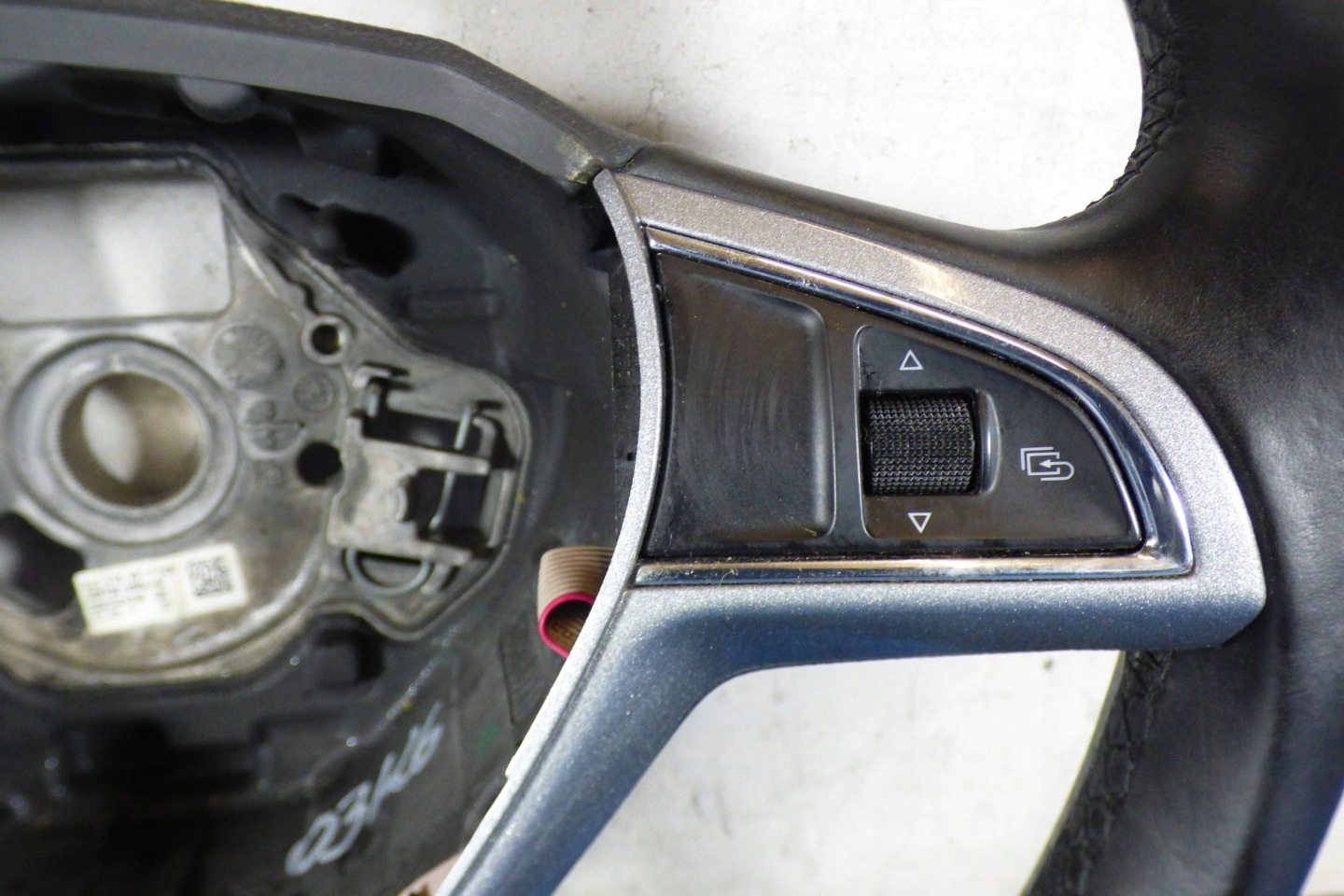 Skoda Rapid lenkrad Leder 5L0419091F LADNA