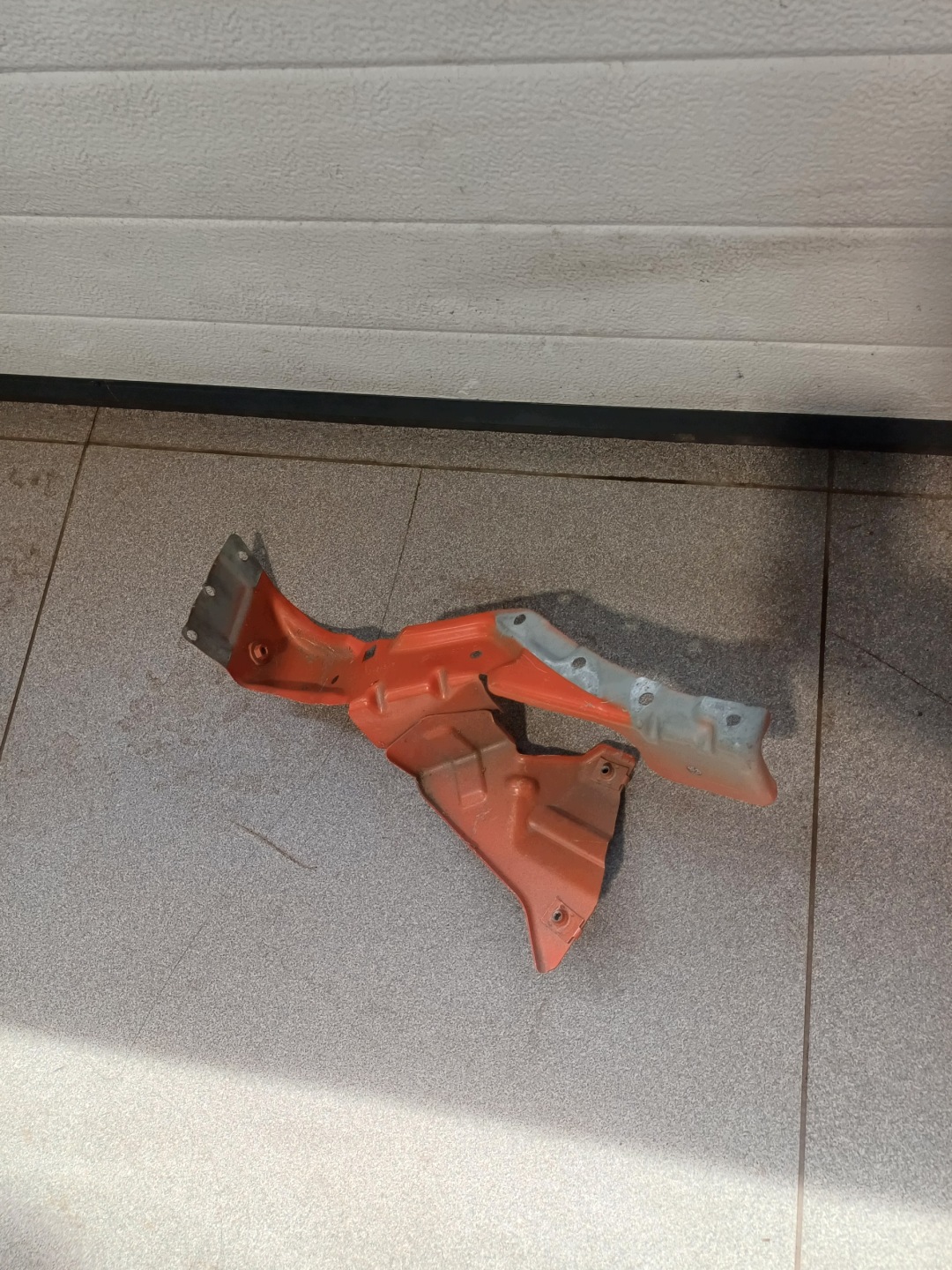 console of a fender left front front OPEL CROSSLAND X 13478959