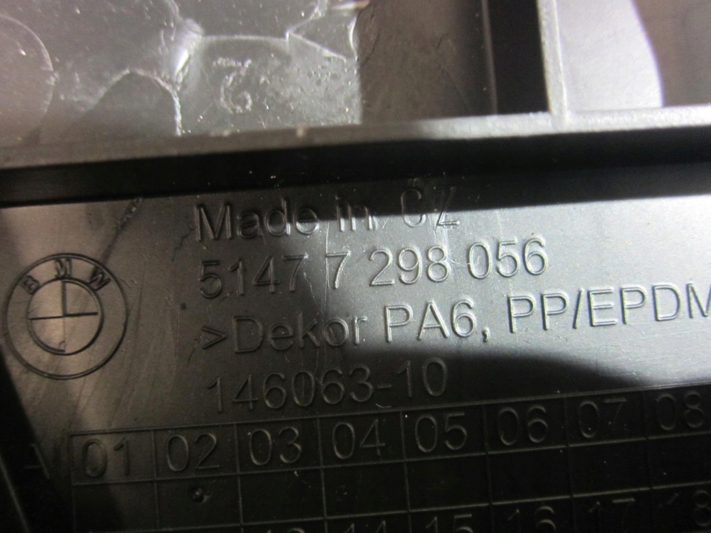 BMW F34 GT 328i Blende Abdeckung AKUMULATORA 7298056