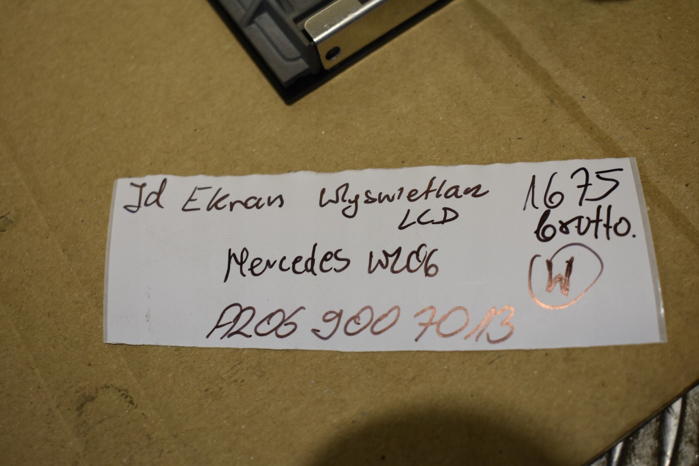 IDEALNY EKRAN display LCD MERCEDES W206 1