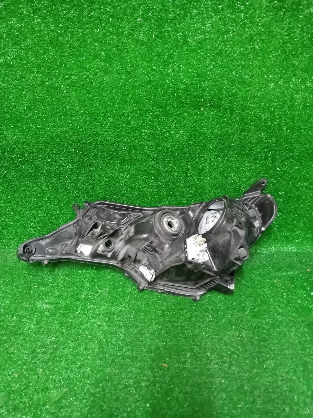 REFLEKTOR right XENON TOYOTA RAV4 IV 13- NR.R