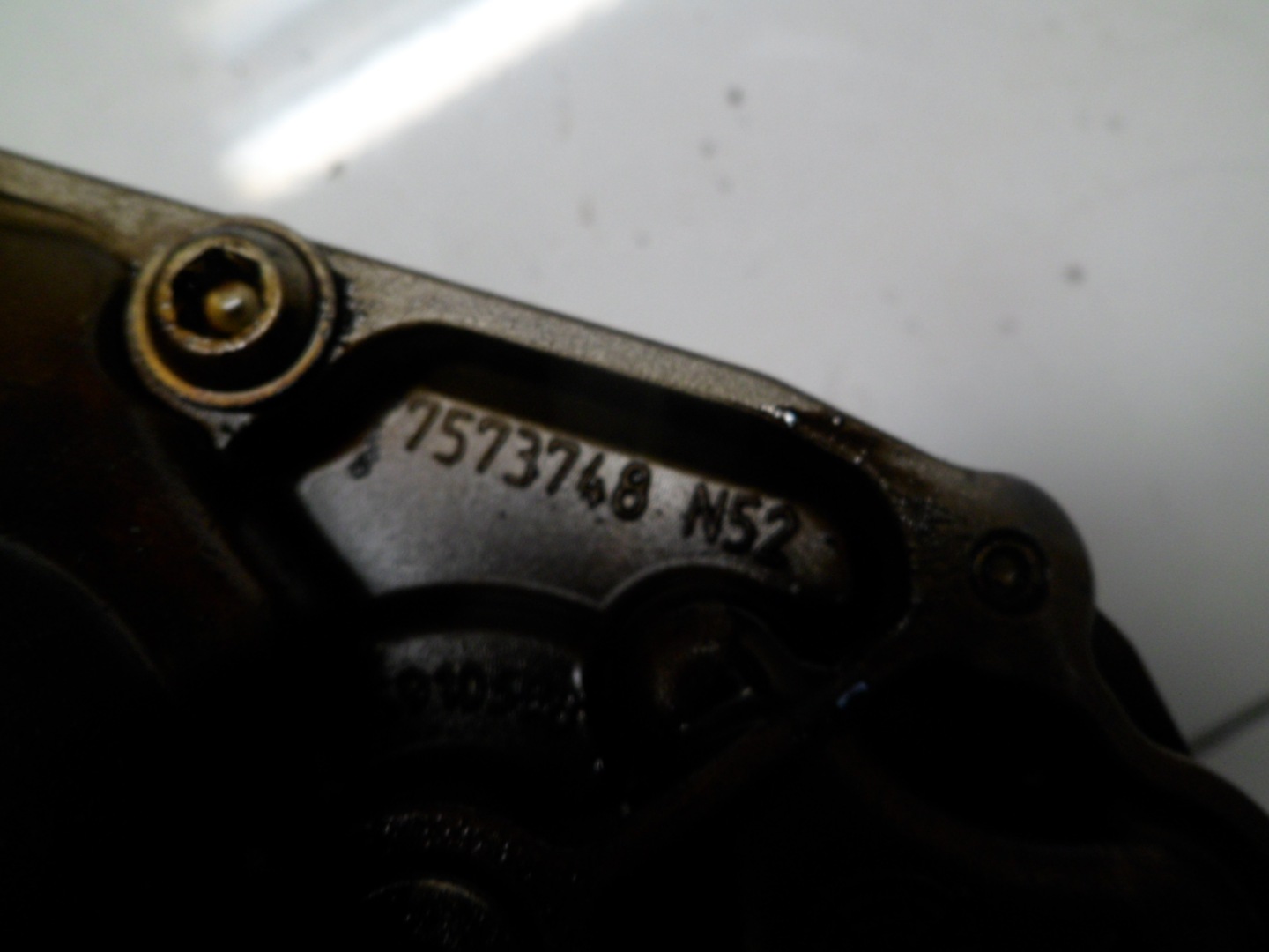 BMW 5 E60 3.0 N53B30 Ölpumpe 7573748
