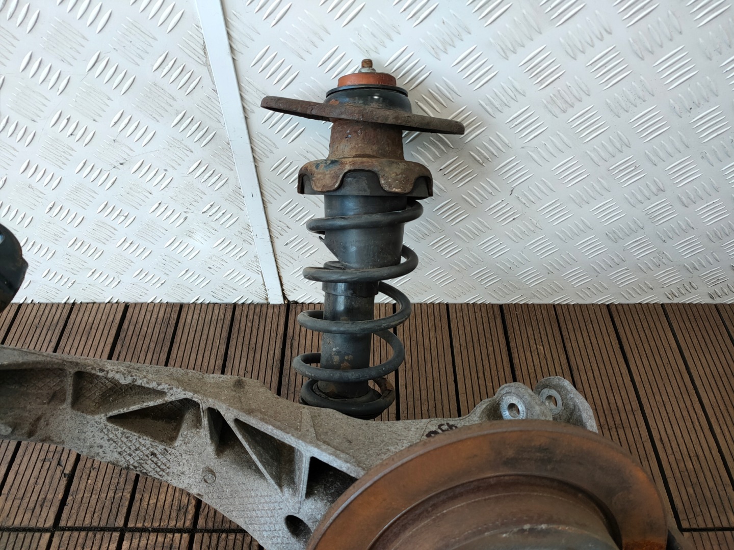 MINI COOPER R56 06-13 sususpension rear. left swing shock absorber 6765377