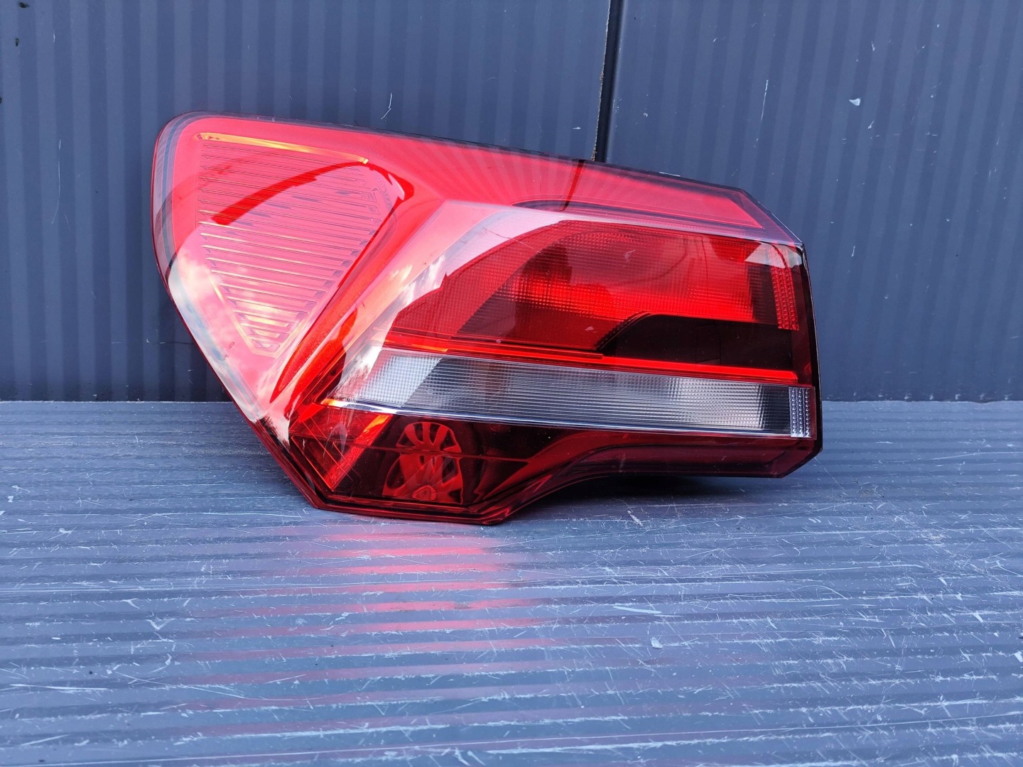 AUDI Q3 II 83A light rear part left 83A945069