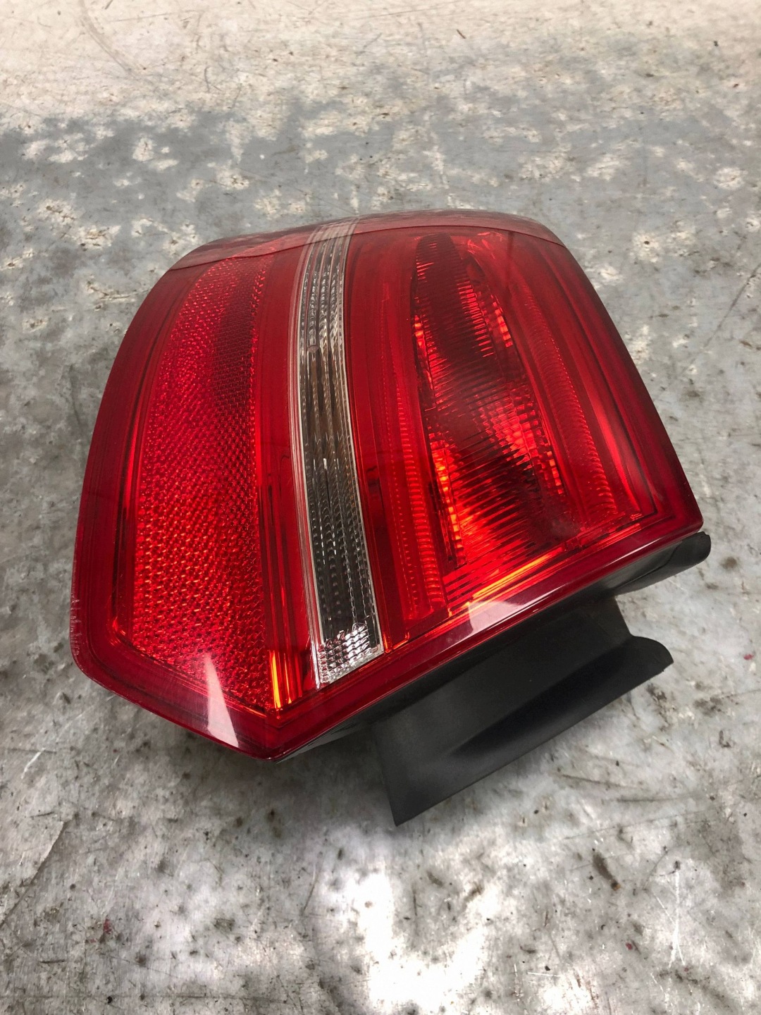 feu gauche arrière LED AUDI A3 8P LIFT 8P4945095E