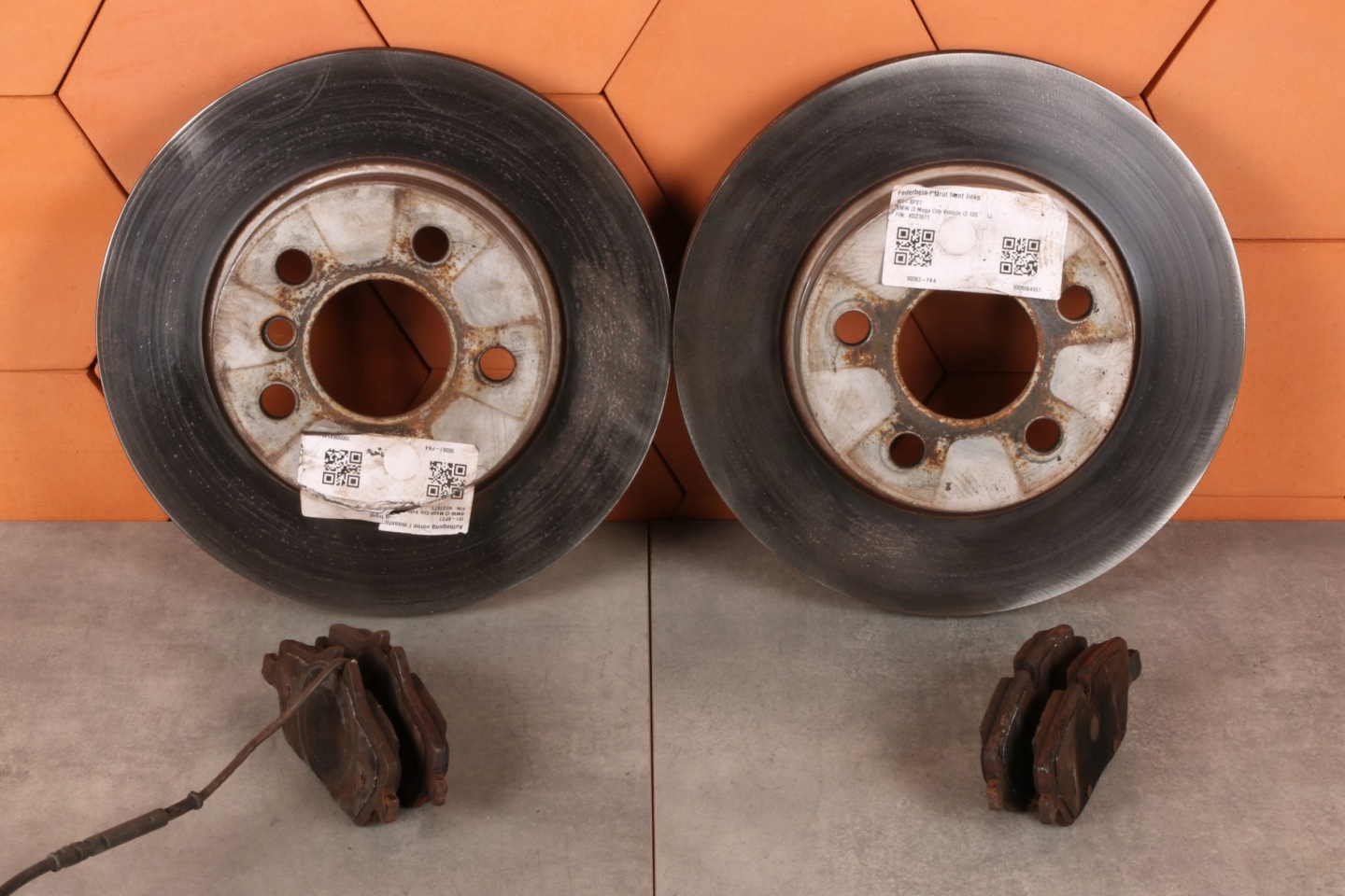 BMW i3 I01 discs plates front KOMPLET 280X20 6866293 14977 km !!