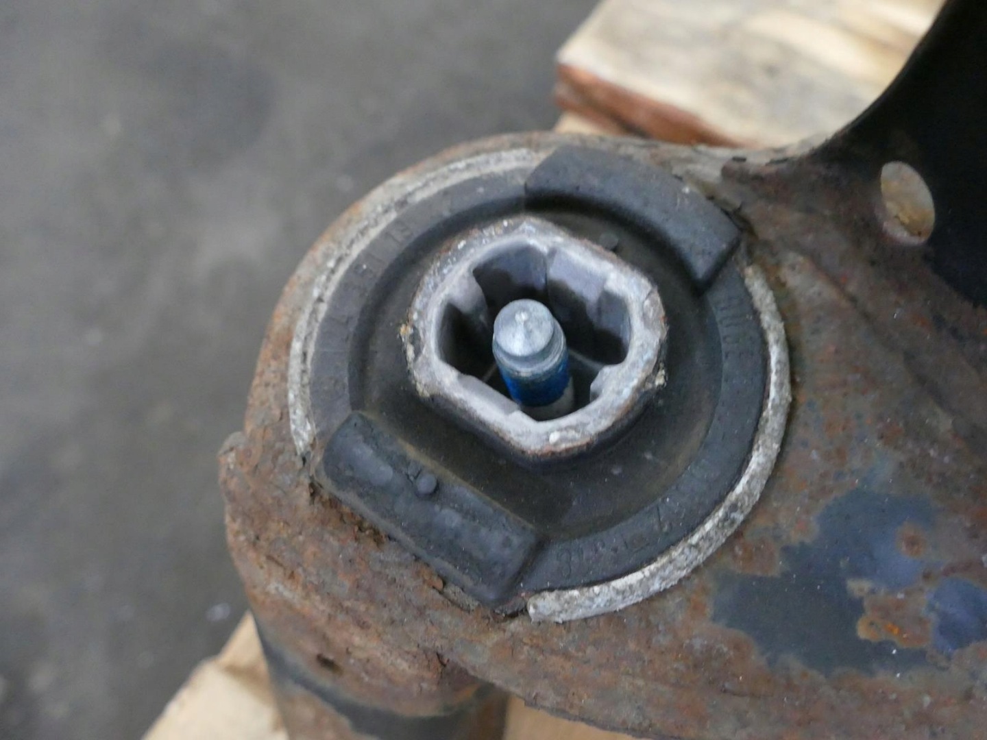 MERCEDES SLK R170 LIFT axle beam subframe sider axle beam