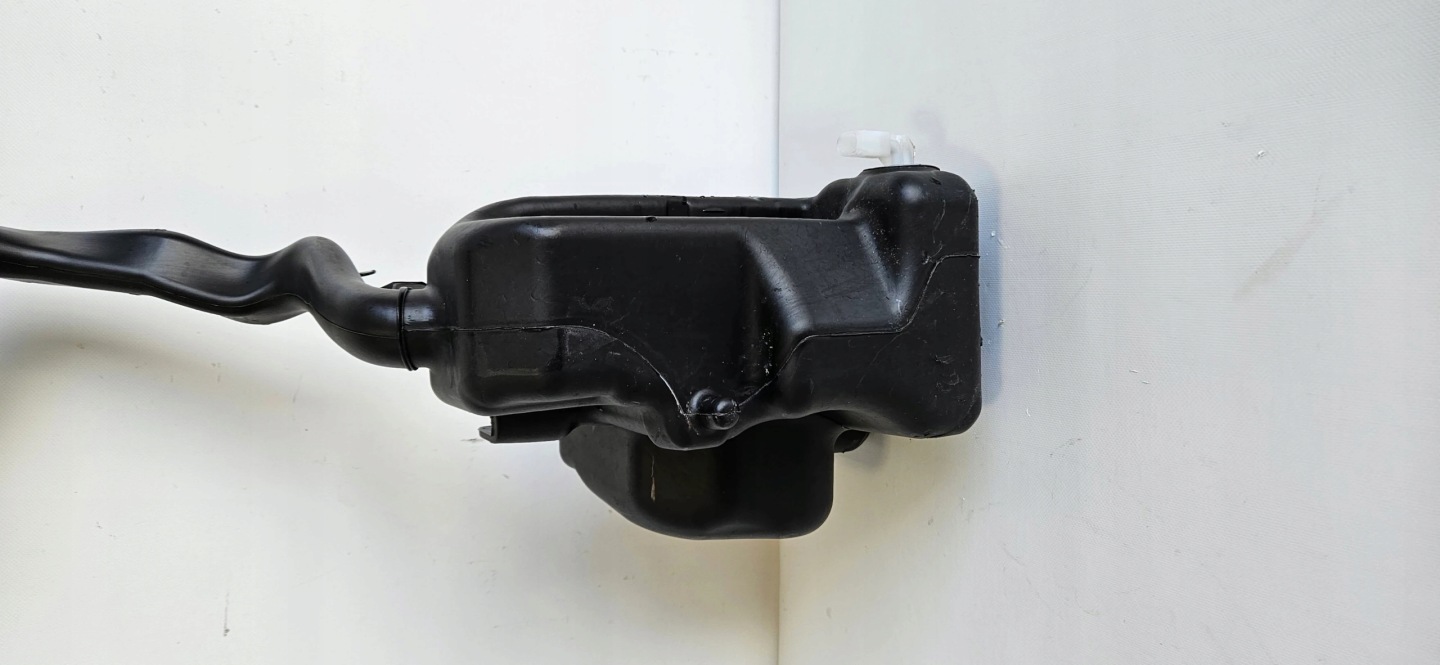 washer fluid tank MERCEDES A KLASA W176