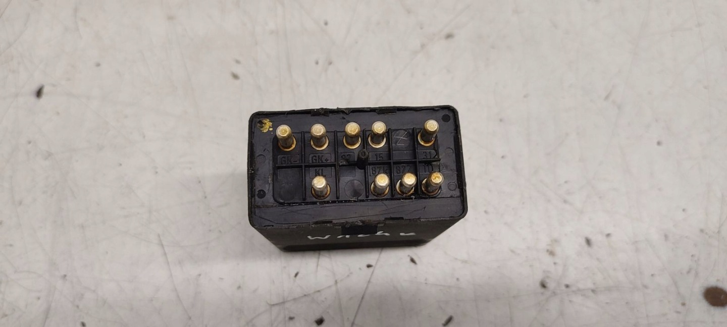 Relay Kick Down Mercedes W124 2,2b
