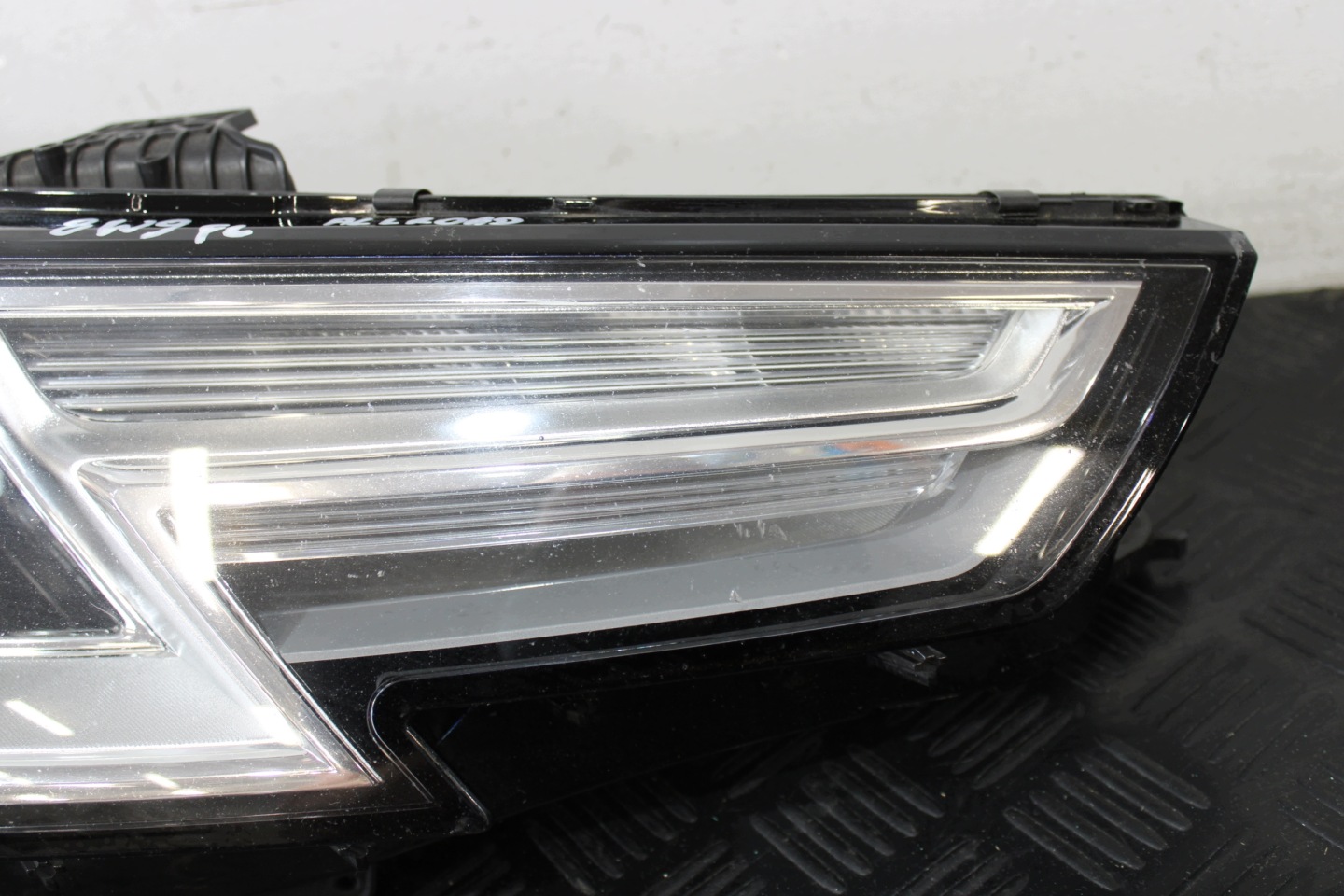 light right front right front LED 8W0941006 AUDI A4 B9 8W0 8W9