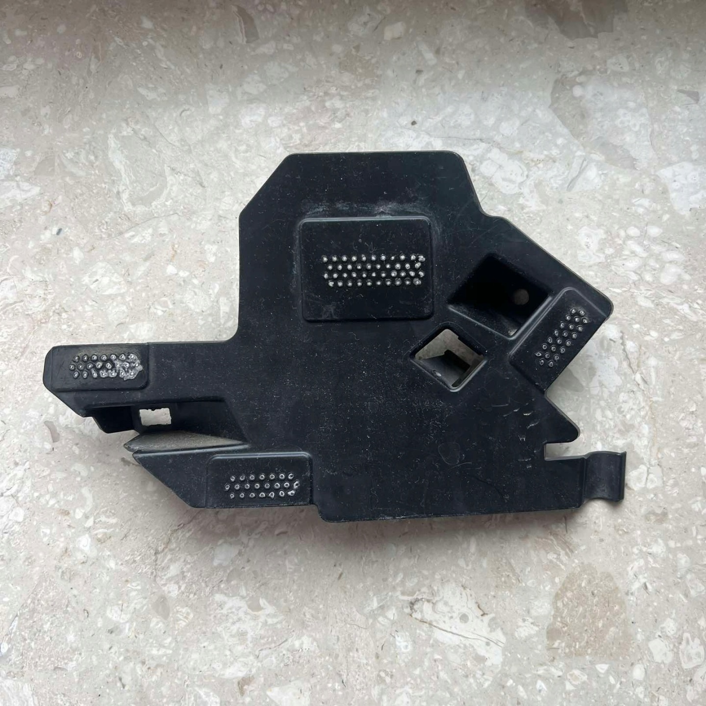 VOLVO V60 II 2018- support holder of a bumper left front 31690534
