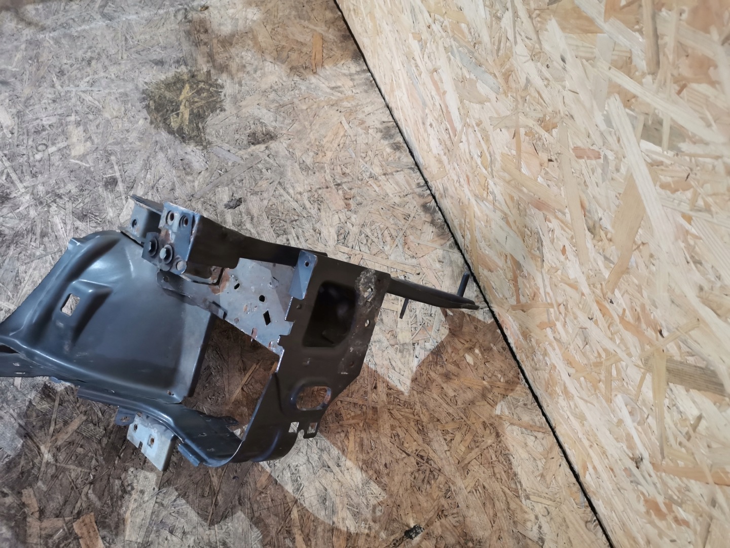 PODLUZNIACA right front CITROEN C4 CACTUS 15