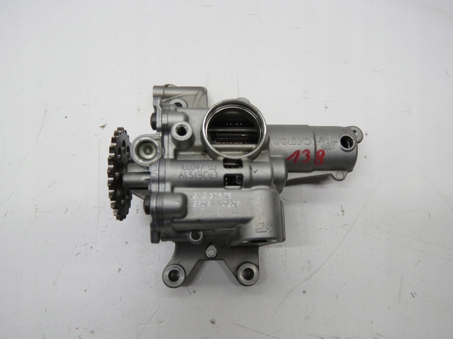 Pompa olio motore VOLVO S60 II V60 e 2.4 D5 215KM 31330979
