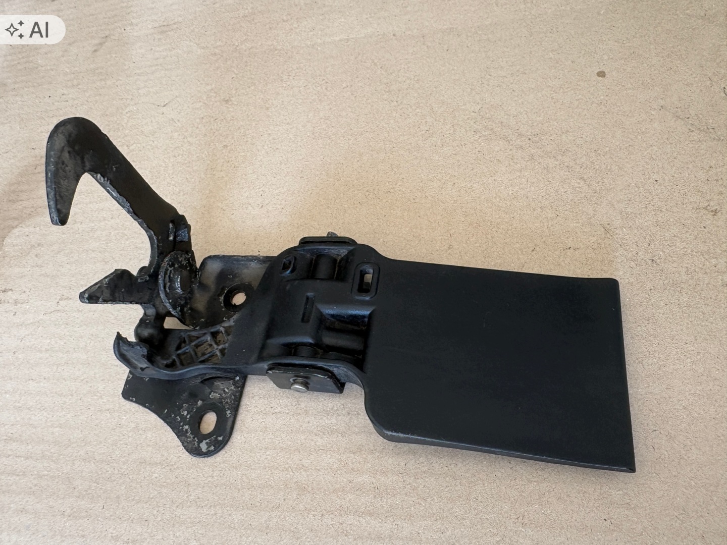 AUDI Q3 lock RYGIEL bonnets 8U0823480C