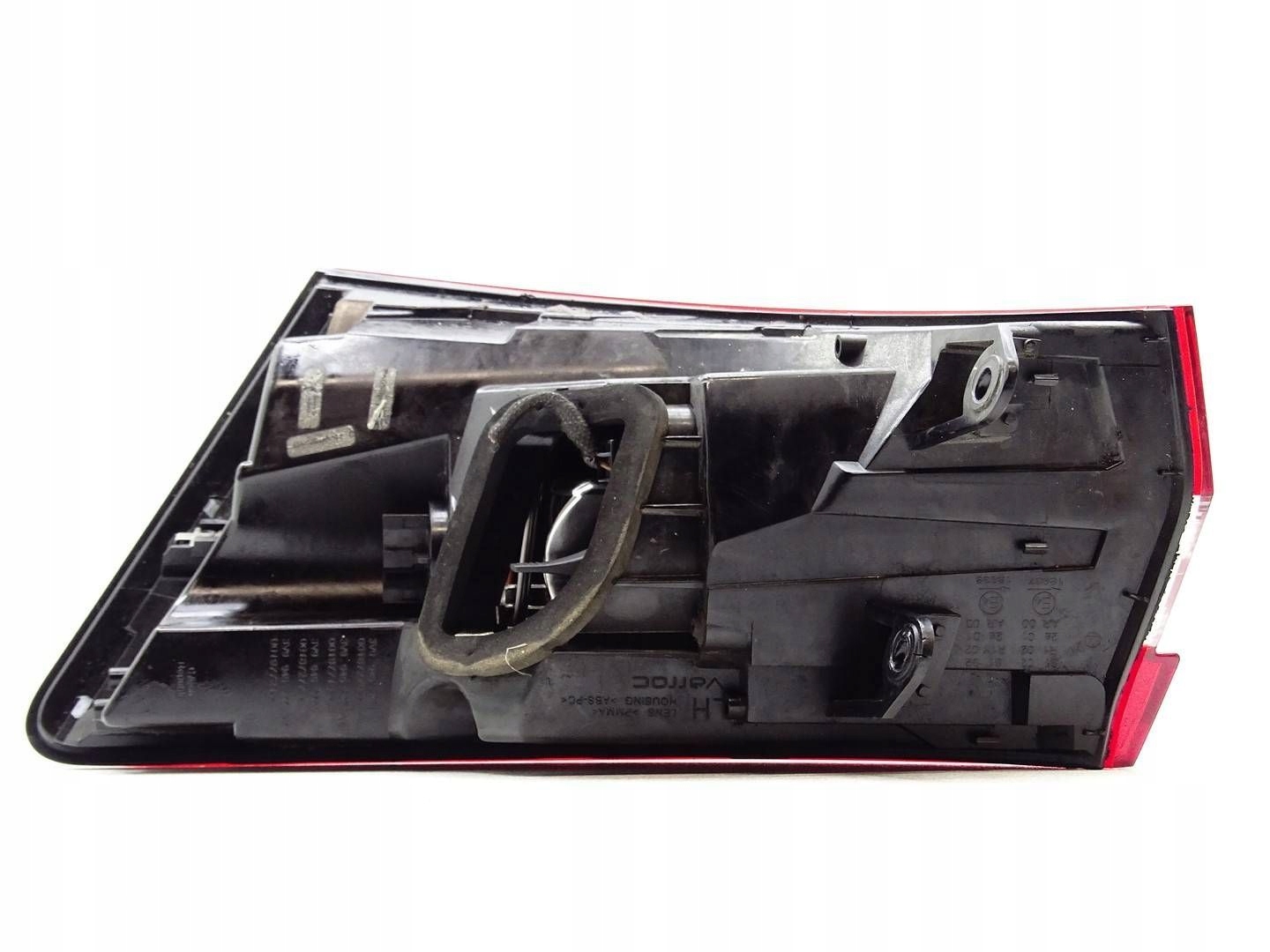 light left rear part left rear SKODA SUPERB III KOMBI 3V9945207