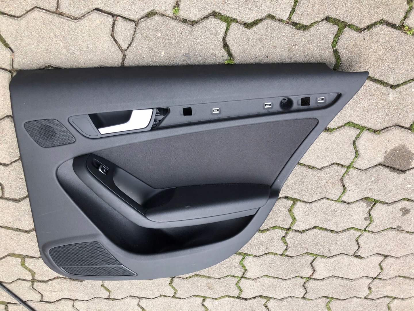 AUDI A4 B8 LIFT side upholstery right rear part 0170