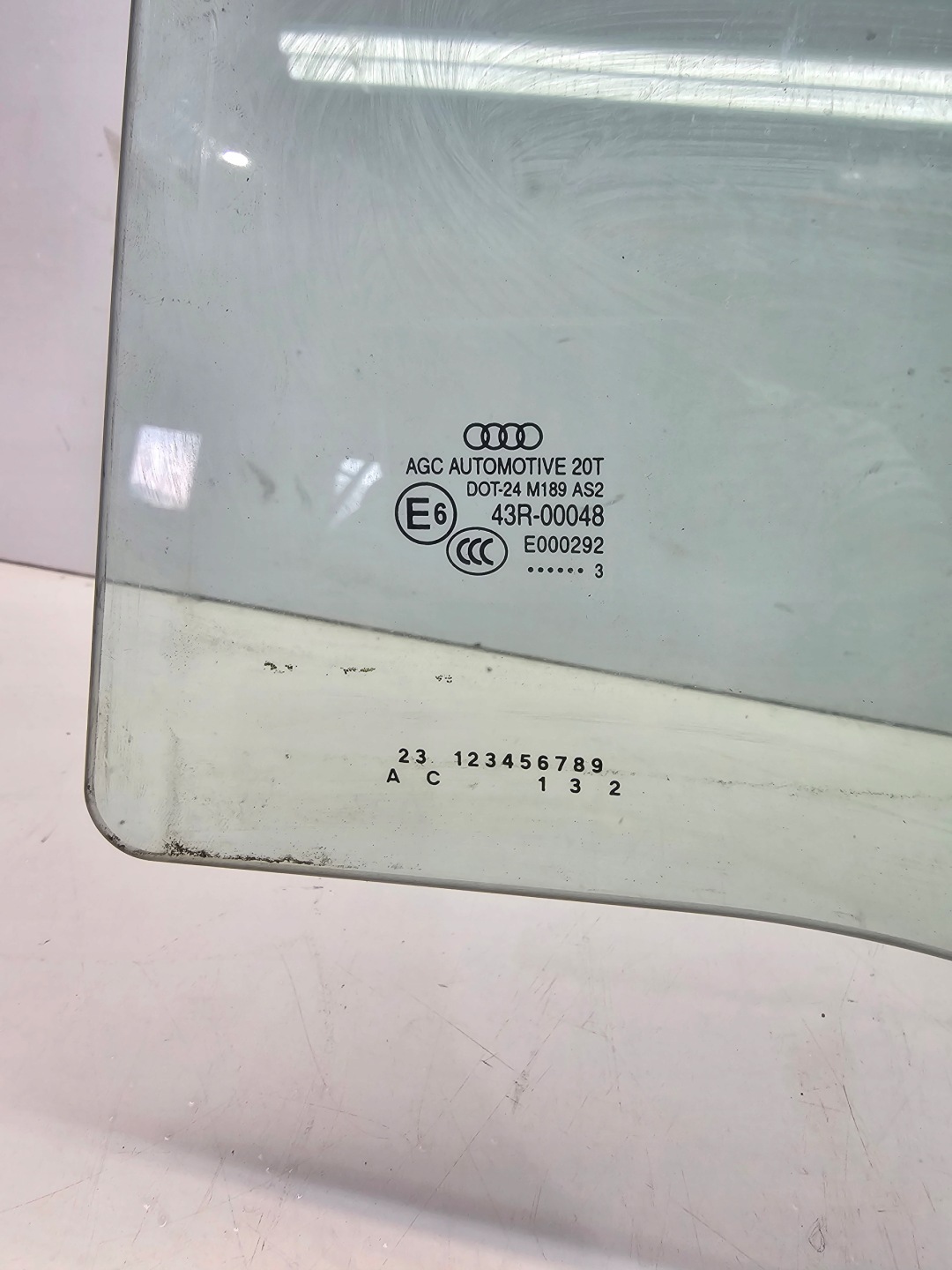 window door left rear part AUDI Q3 8U 2013R