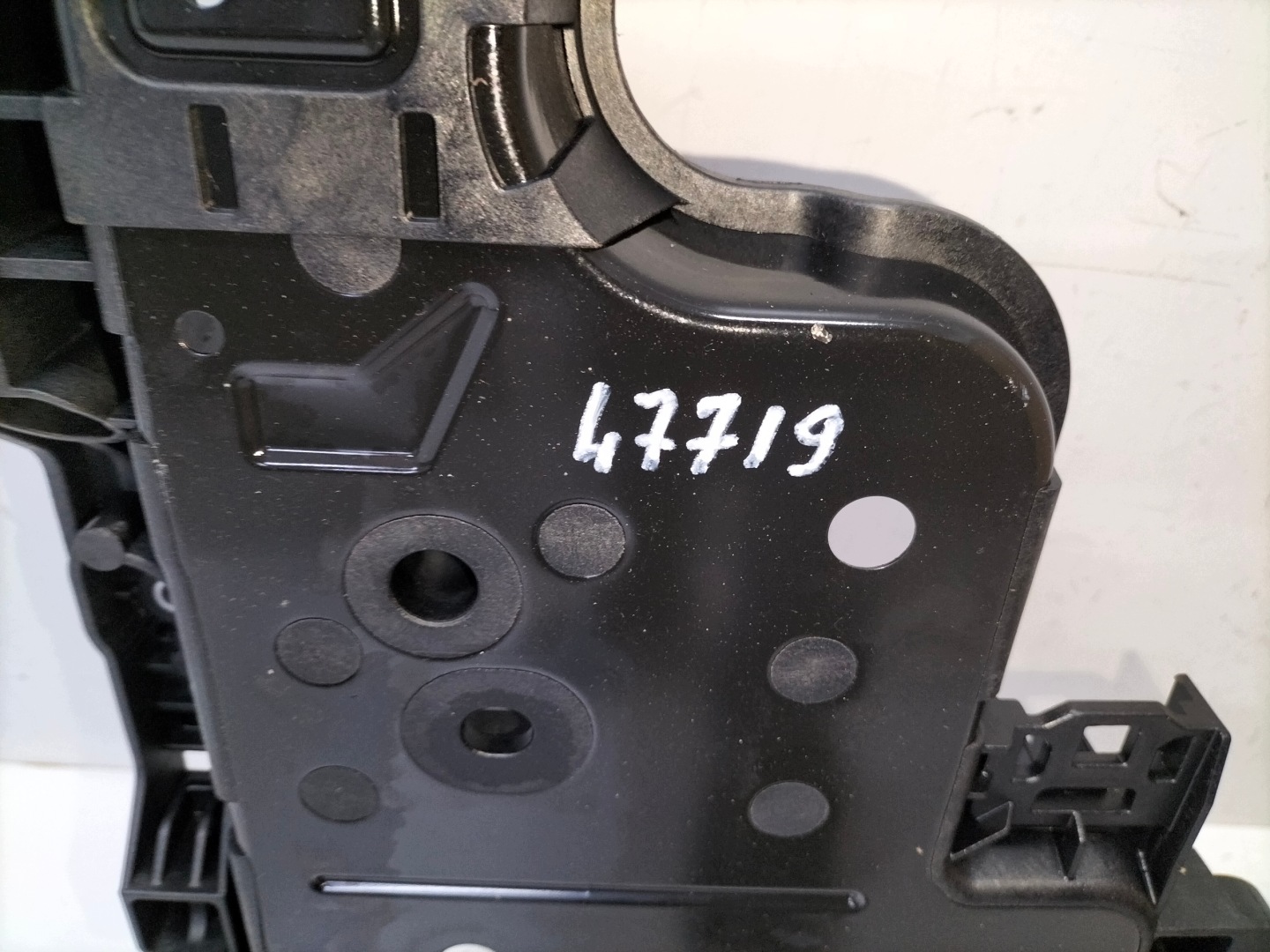 support panel for radiators pillar iron front KIA EV3 QV 24- niezakuty u gory