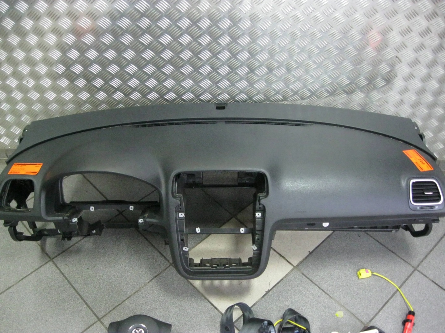 dashboard instrument panel Volkswagen Eos