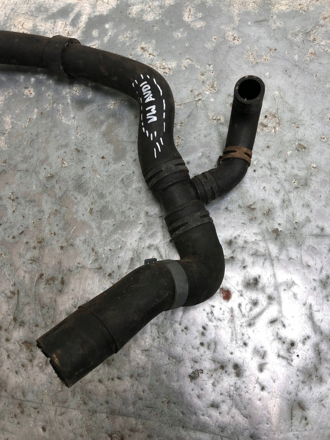 crijevo cijev vode VW SEAT 7N0122051F 5N0122291A