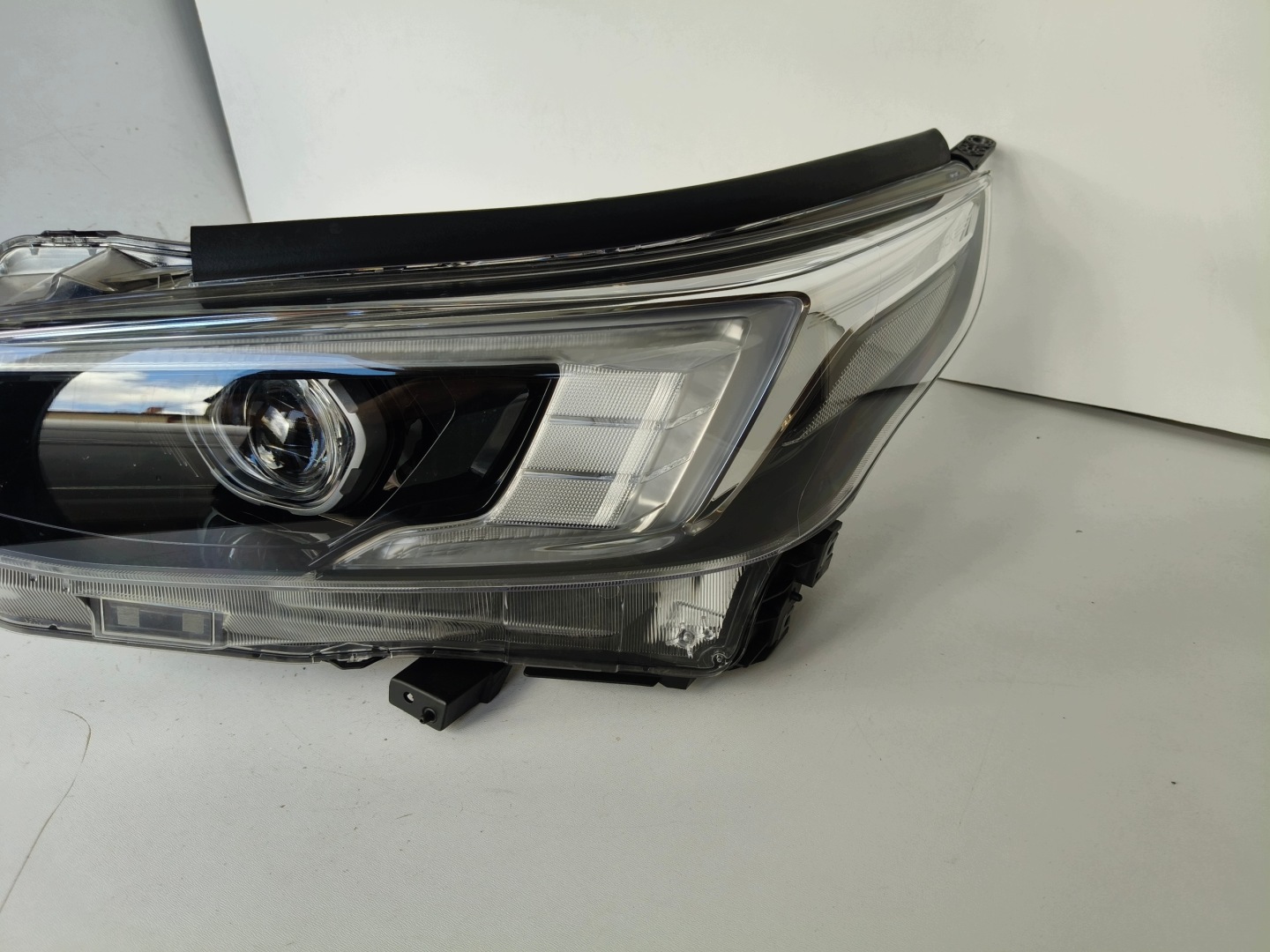 light left REFLEKTOR SUBARU OUTBACK 22- LIFT FULL LED