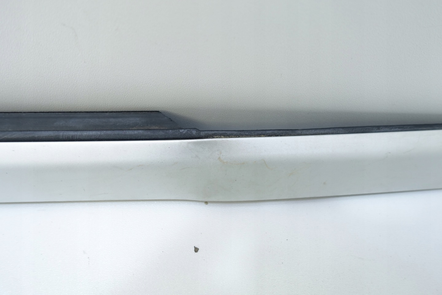 moulding dust door right MERCEDES E W238