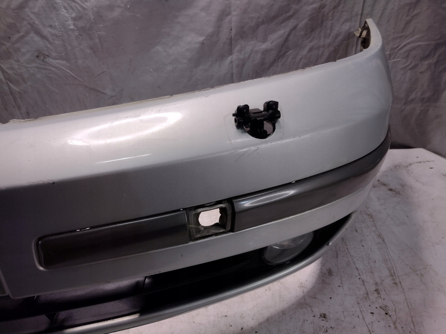 nárazník predný Renault Laguna II 2 k: TEB64