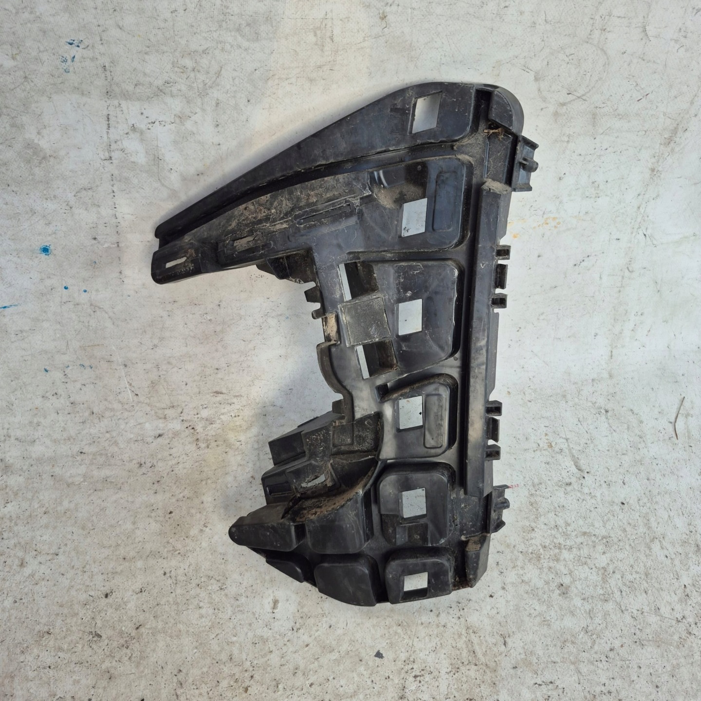 VW AMAROK LIFT 16- bumper bracket front left 2H6807177A