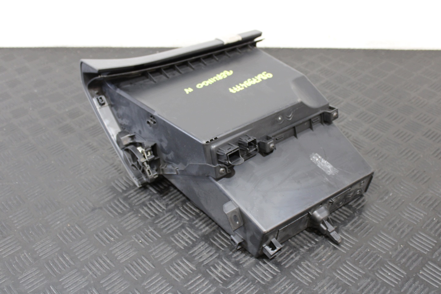 passenger compartment consoles 9817994777 CITROEN BERLINGO IV 4 2019