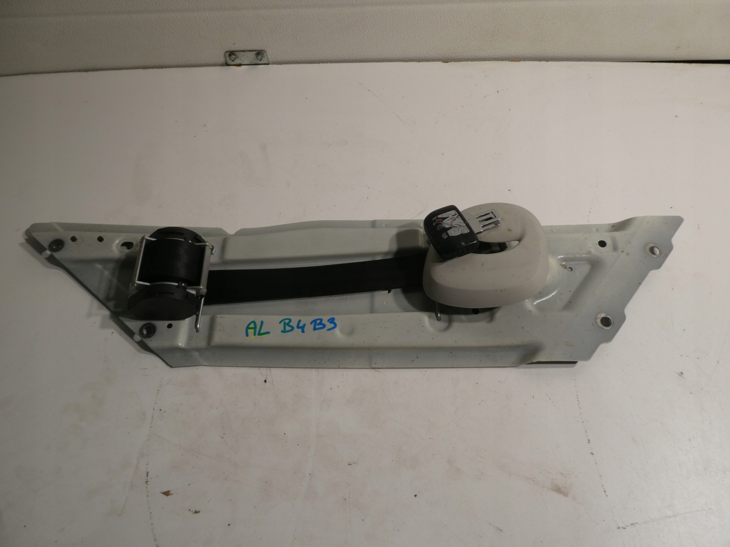 Gurten Sicherheits VW TOURAN 1T0817680E