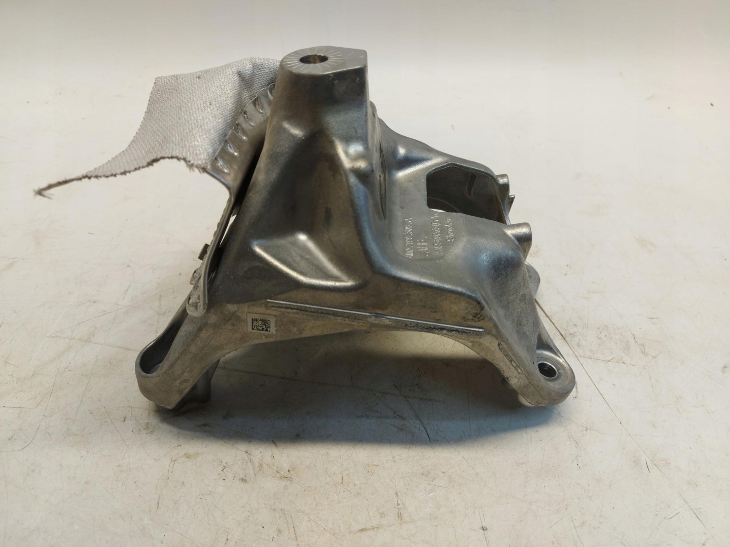 Audi A7 4K8 45 TFSI engine mount right 4M0199308CE