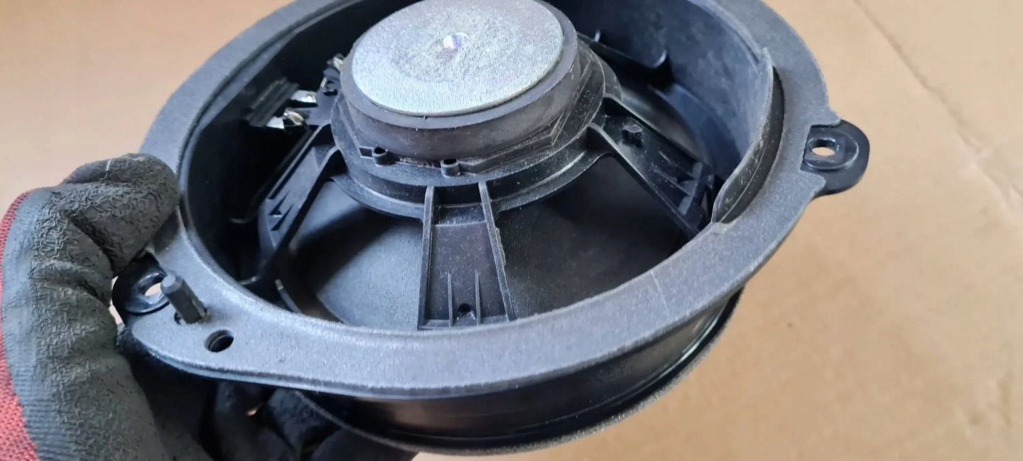 A4 B9 8W hangszóró ajtó far hátsó A5 8W VW AUDI