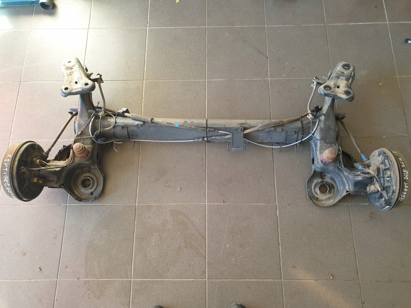 rear sider axis PEUGEOT 208 LIFT 2015- 5D