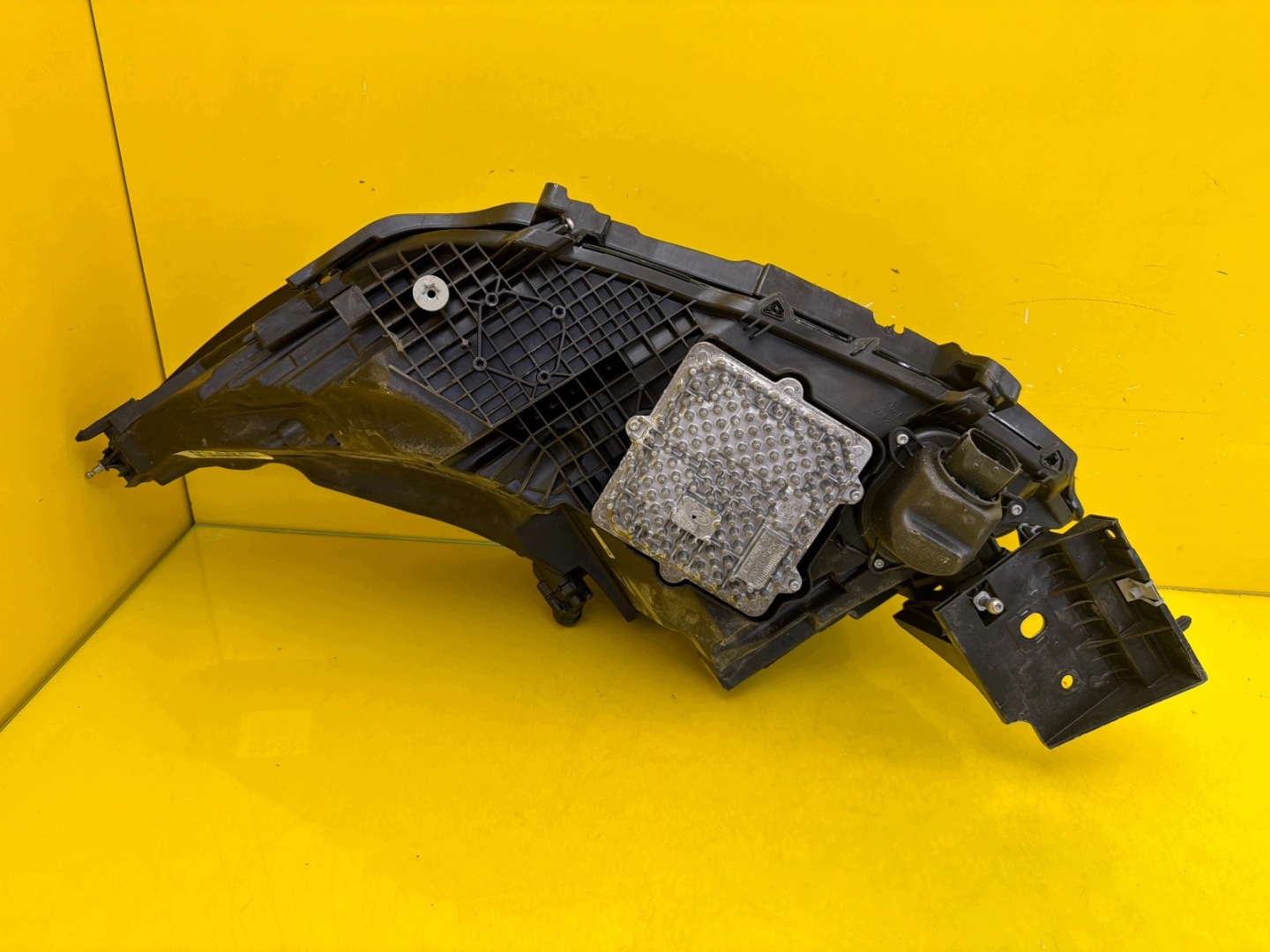 light right Range Rover Sport 3 L461 N9X2-13W029-CJ