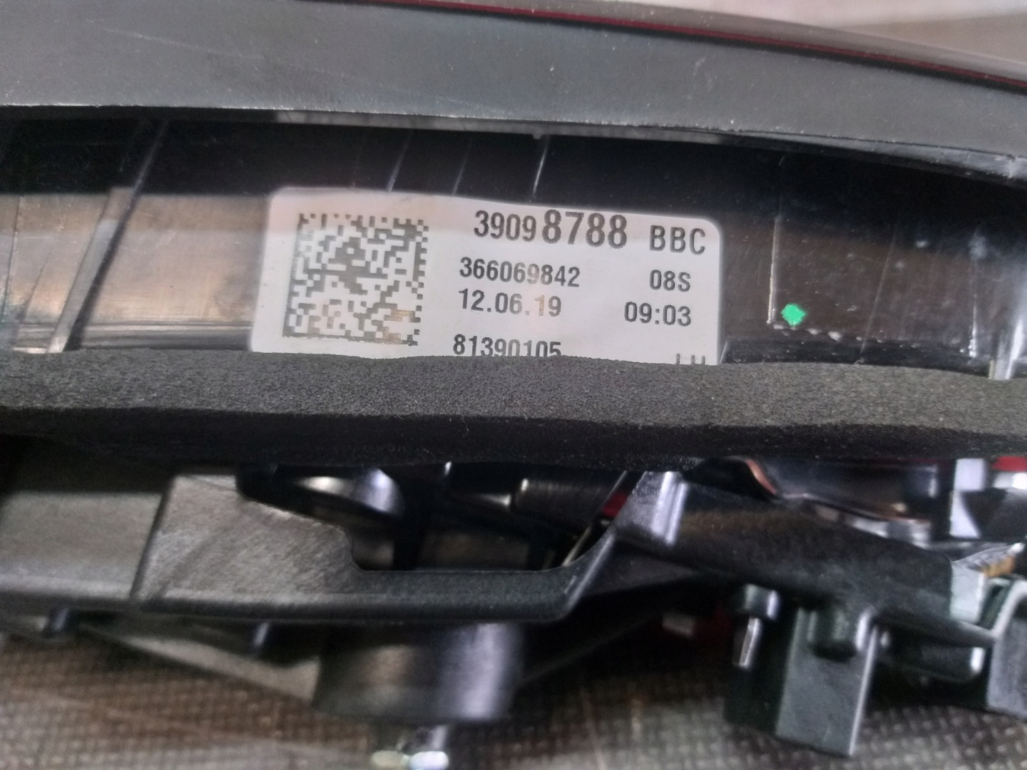 LIGHT REAR PART LEFT OPEL ASTRA K V 5 HB 39098788