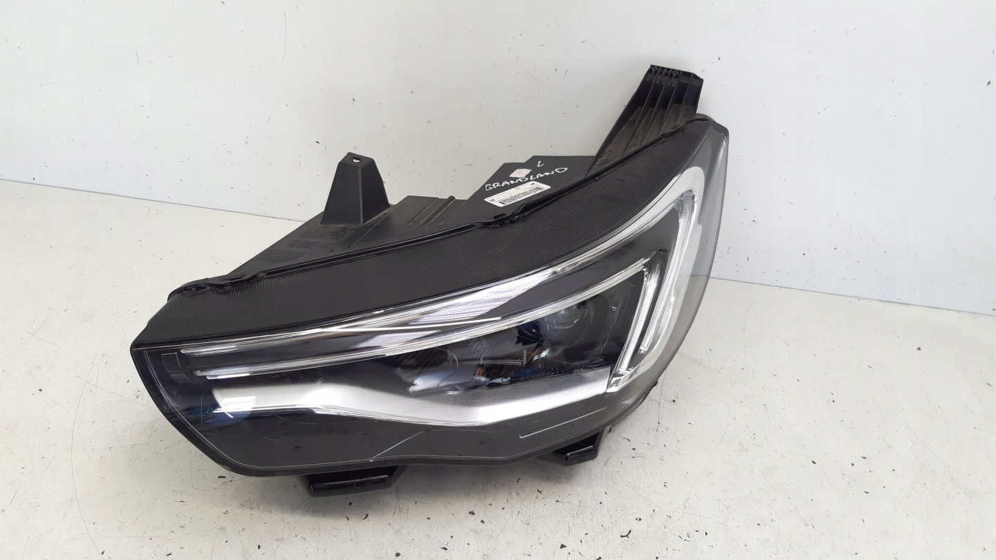 light left front europa full led 366947220 Opel Grandland X