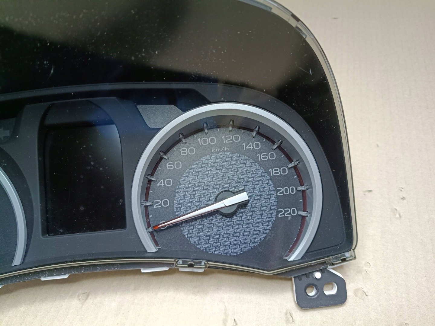 dials dials Isuzu D-Max 8983842480