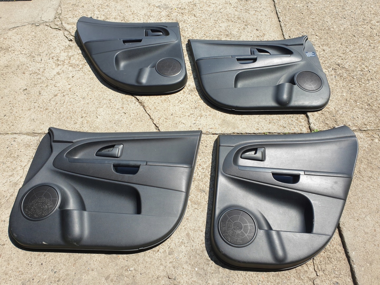 side upholstery for door KIA VENGA 5D 2009