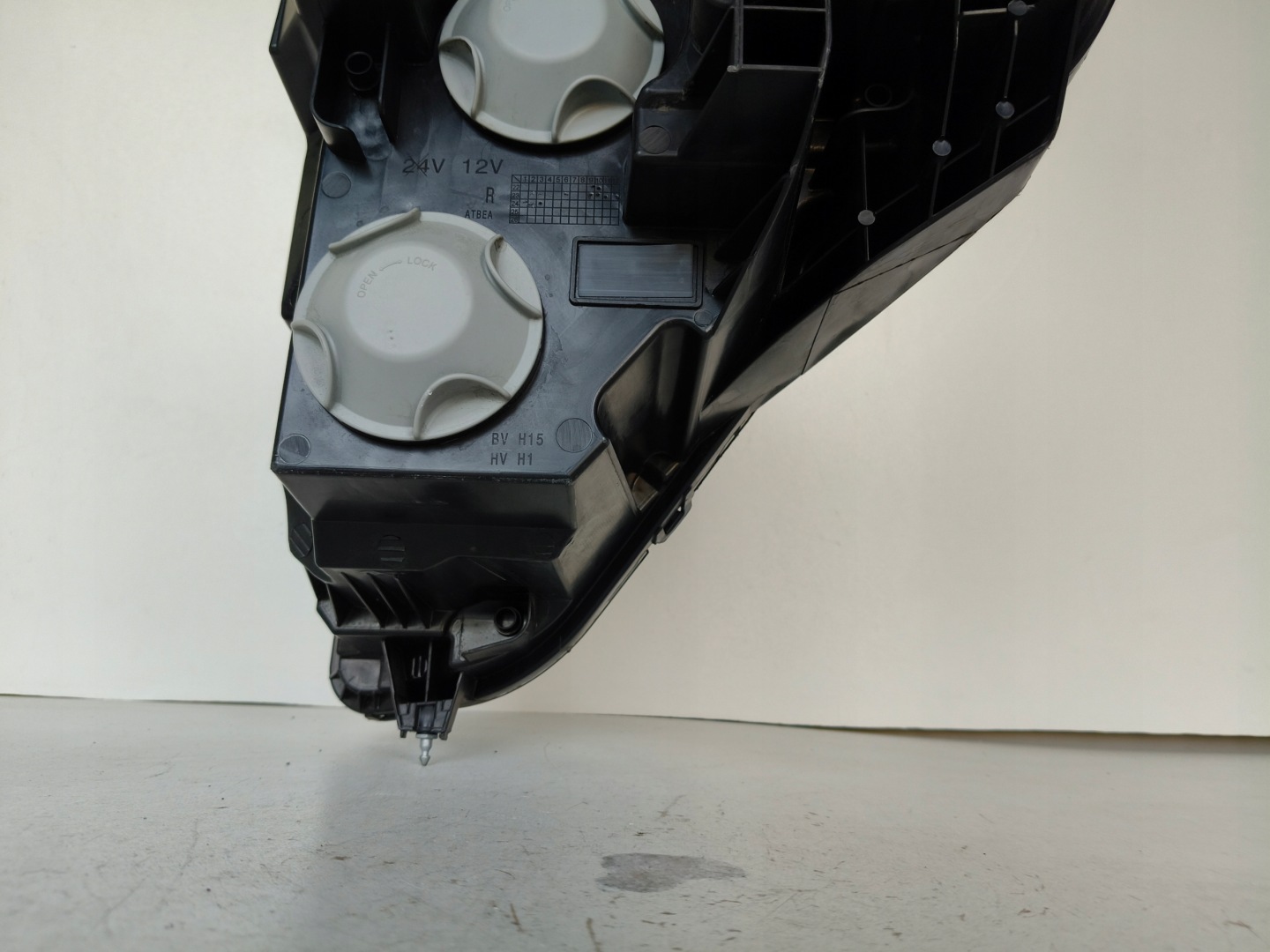 light right REFLEKTOR FORD TRANSIT COURIER MK3 24