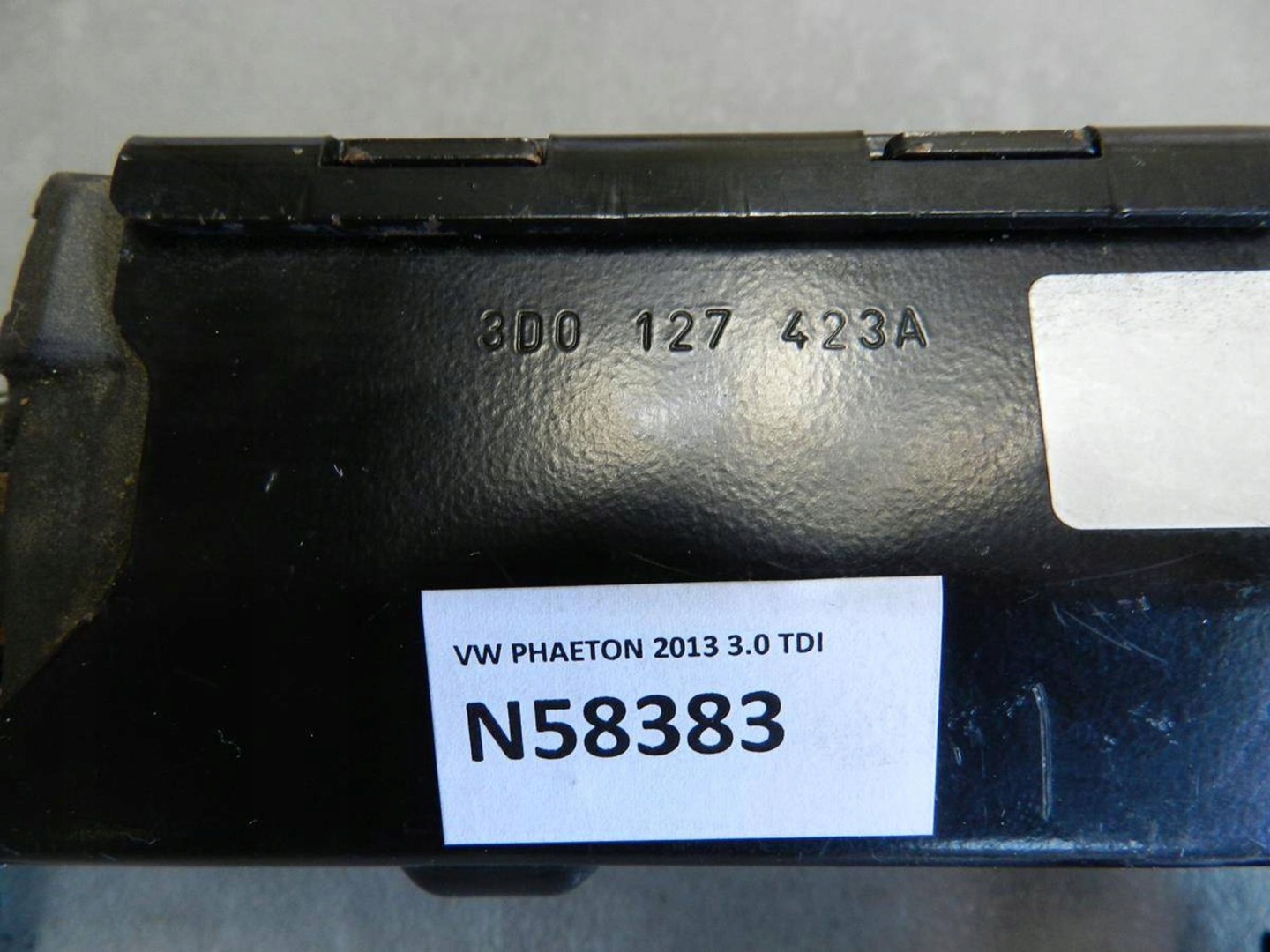Volkswagen Phaeton feed pump 3D0127423A